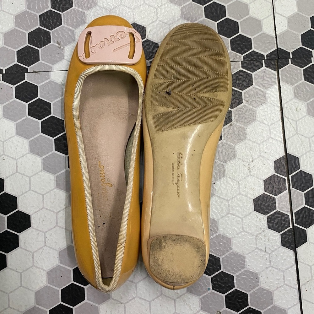 Ferragamo Leather Flats